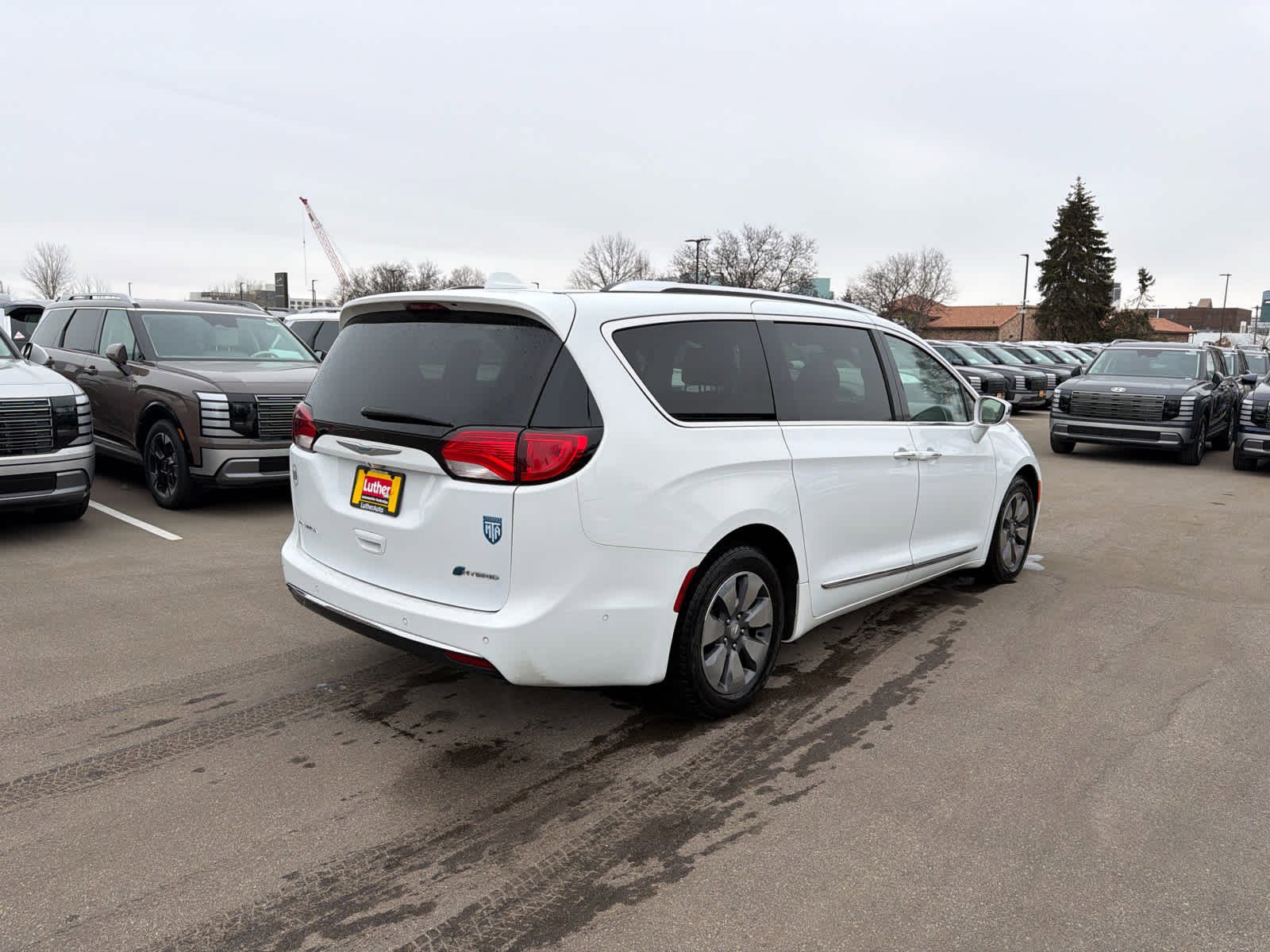 Used 2018 Chrysler Pacifica Hybrid Limited with VIN 2C4RC1N73JR167373 for sale in Bloomington, Minnesota