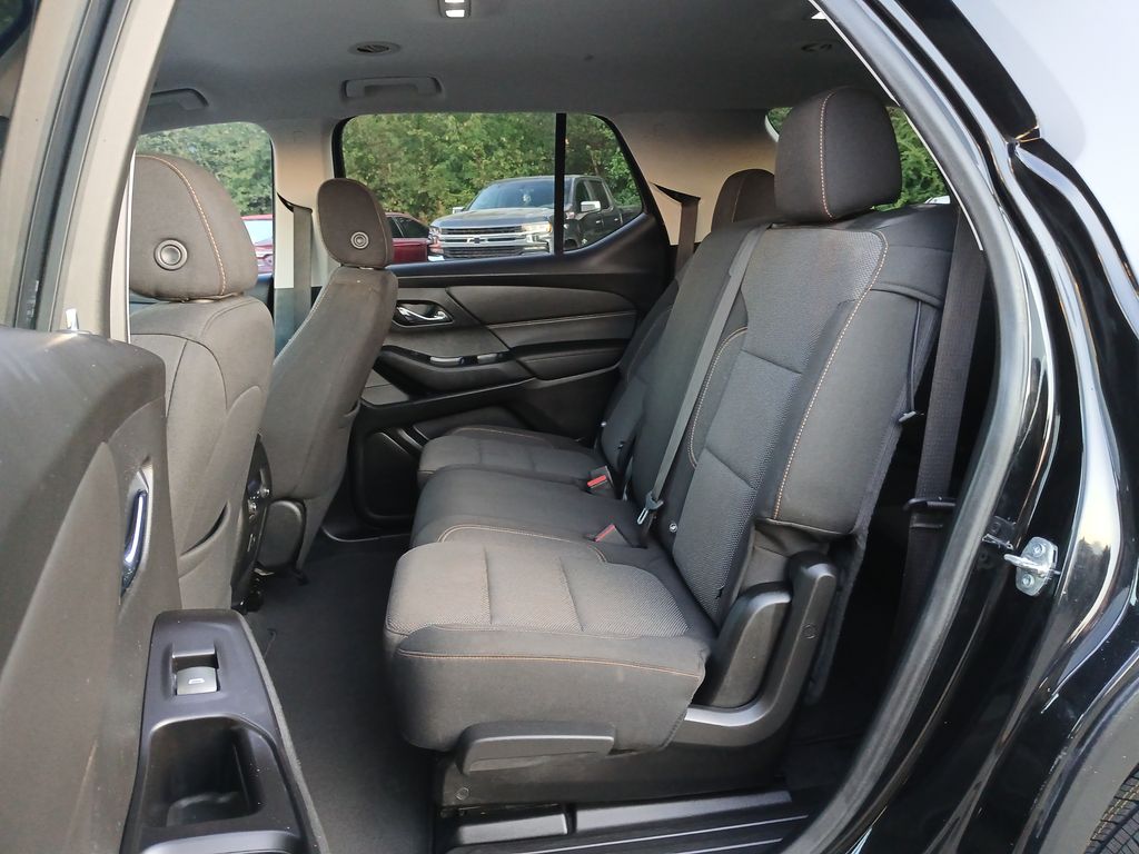 2020 Chevrolet Traverse LS photo 25