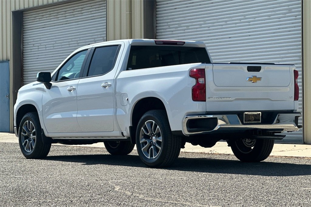 2025 Chevrolet Silverado 1500 LT photo 4