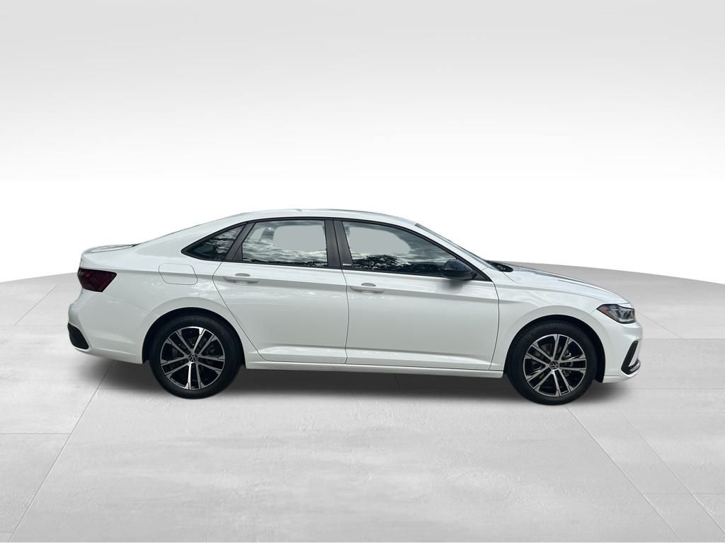 2025 Volkswagen Jetta 1.5T Sport photo 3