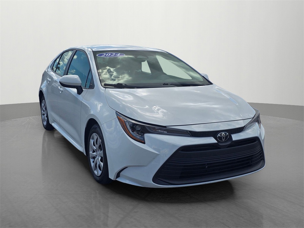 2024 Toyota Corolla LE photo 3