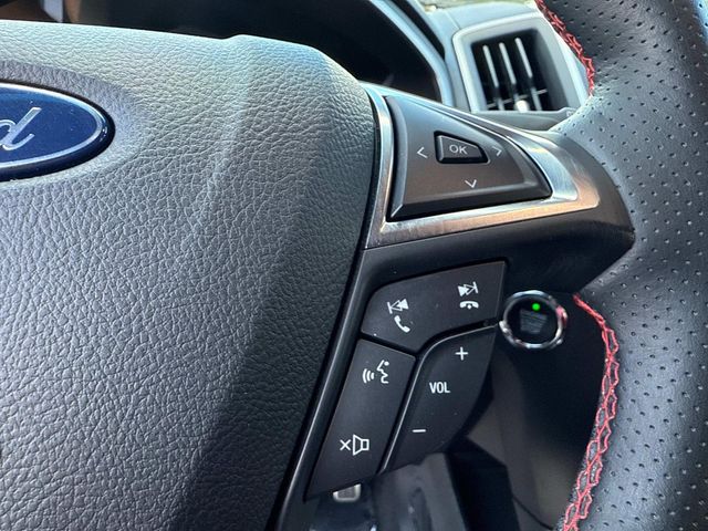 2020 Ford Edge ST photo 32