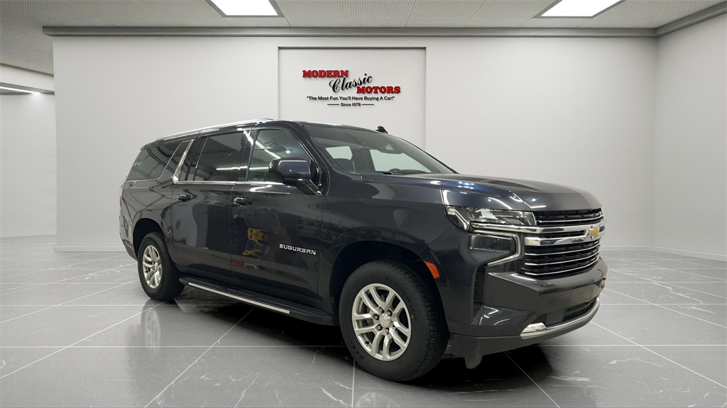 2023 Chevrolet Suburban LT's photo