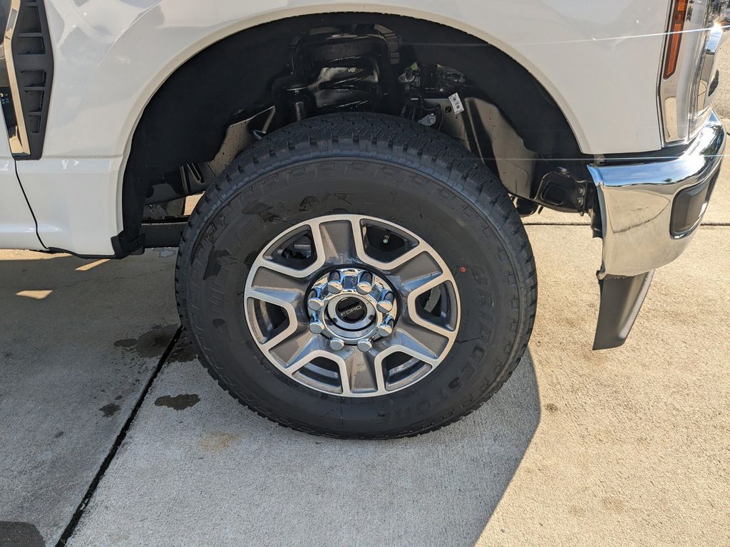 2025 Ford F-350 Lariat photo 10