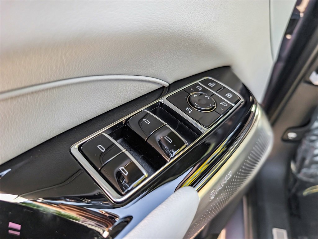 2026 Cadillac Lyriq Luxury photo 12