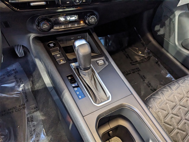 2026 Nissan Kicks SV photo 17