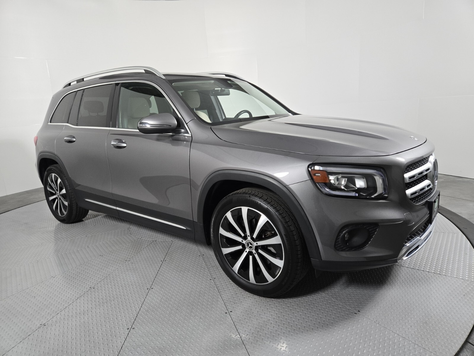 2022 Mercedes Benz GLB 250 4MATIC photo 2