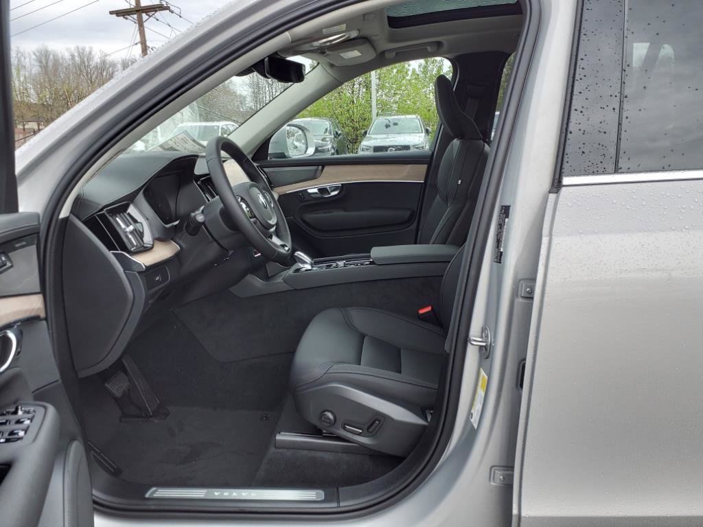 2025 Volvo XC90 Plus photo 4