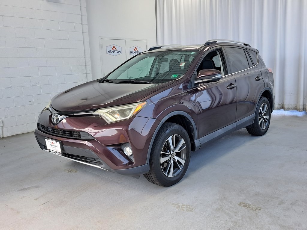 2016 Toyota RAV4 XLE photo 2