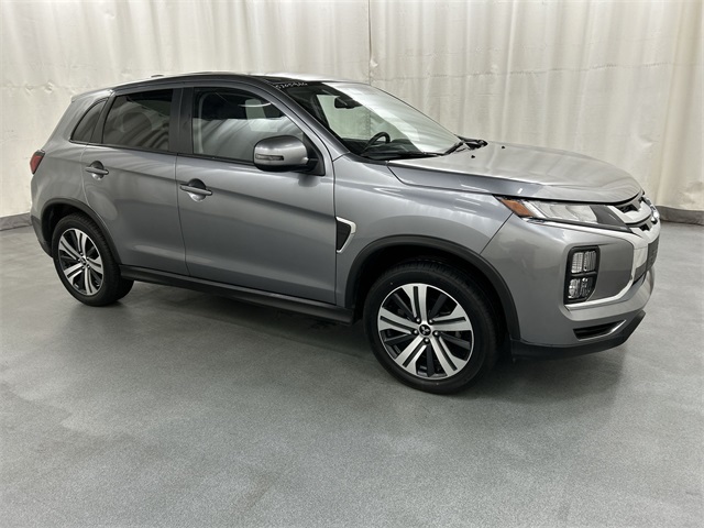 2023 Mitsubishi Outlander Sport SE's photo