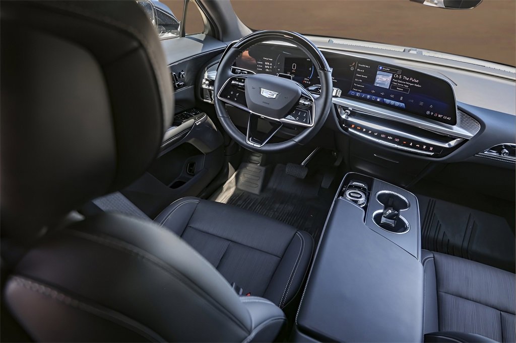2024 Cadillac Lyriq Luxury photo 23
