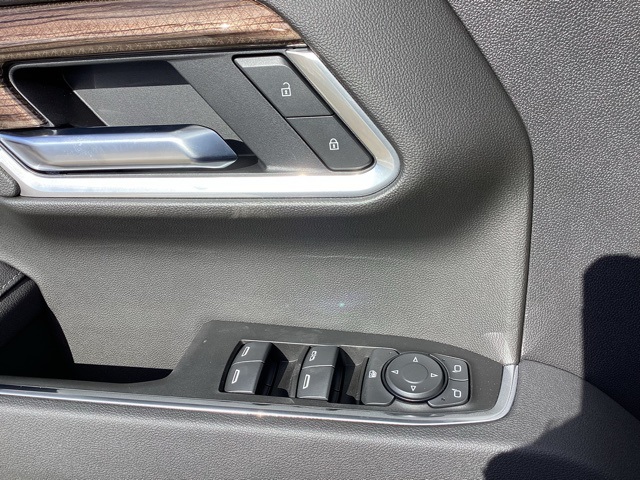 2025 Chevrolet Silverado 1500 LT photo 4