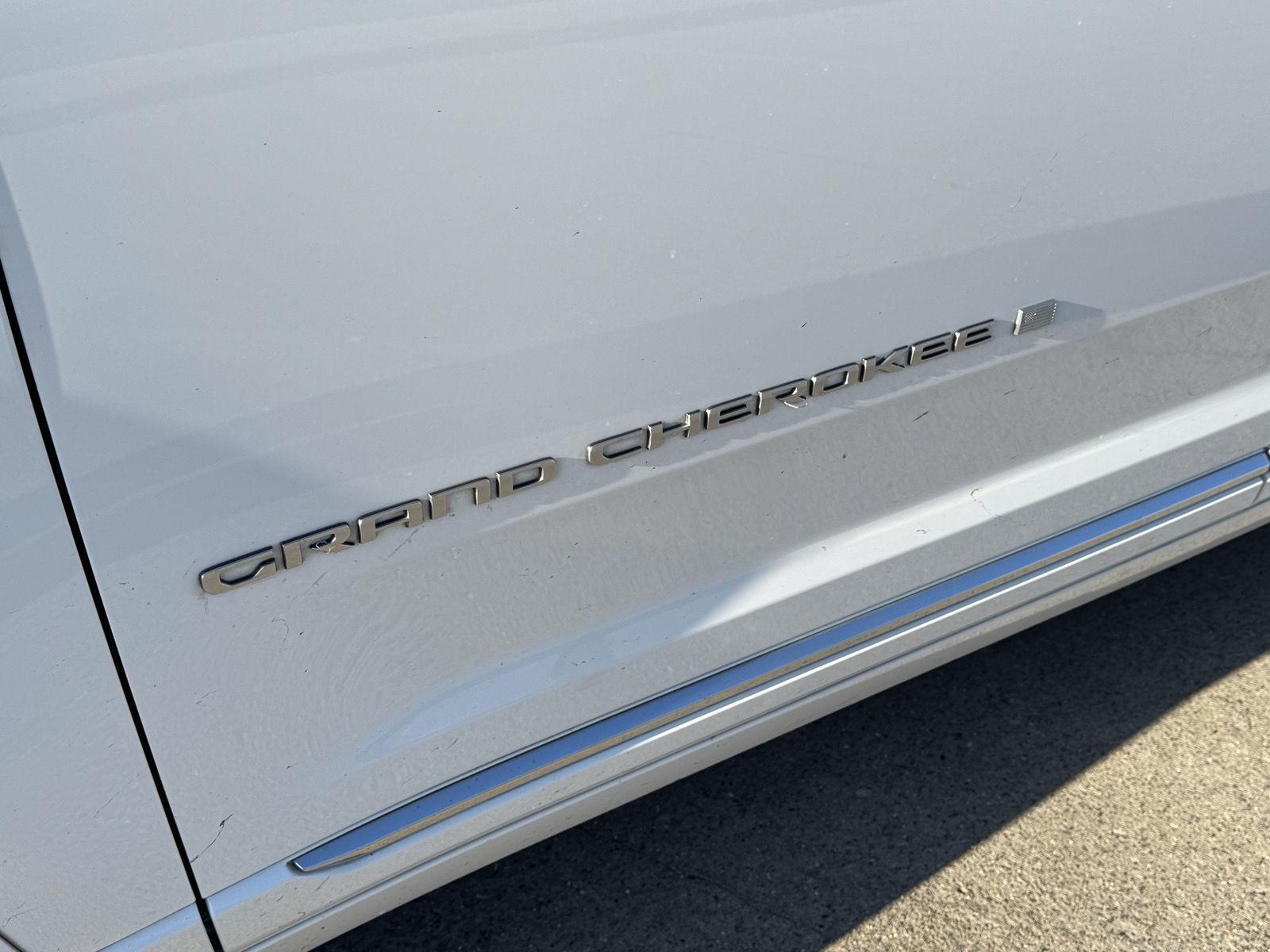 2023 Jeep Grand Cherokee L Summit Reserve photo 32