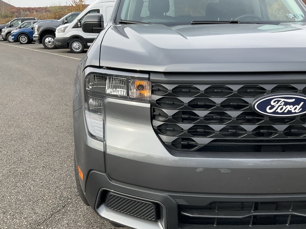 2025 Ford Maverick XLT photo 2