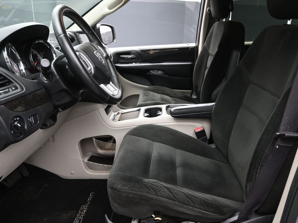 2016 Dodge Grand Caravan SXT photo 11