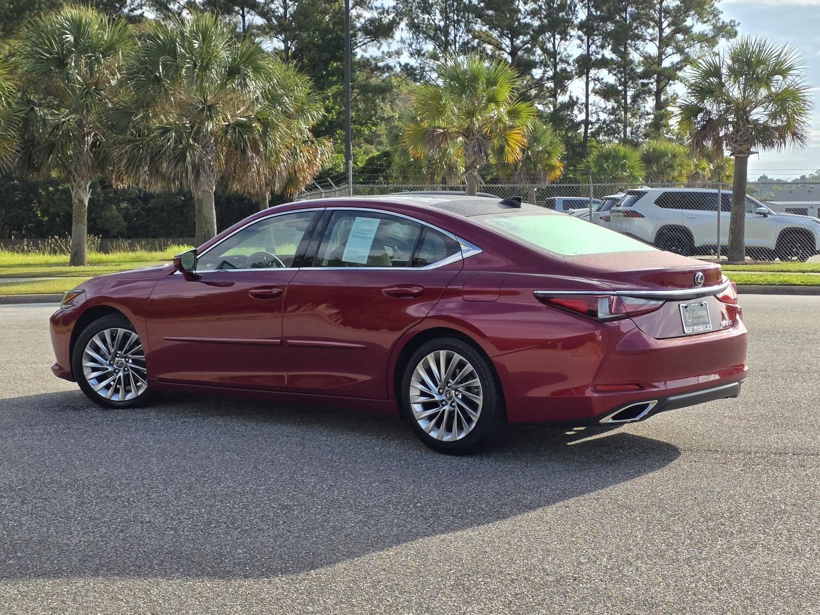 2020 Lexus ES 350 Ultra Luxury photo 4