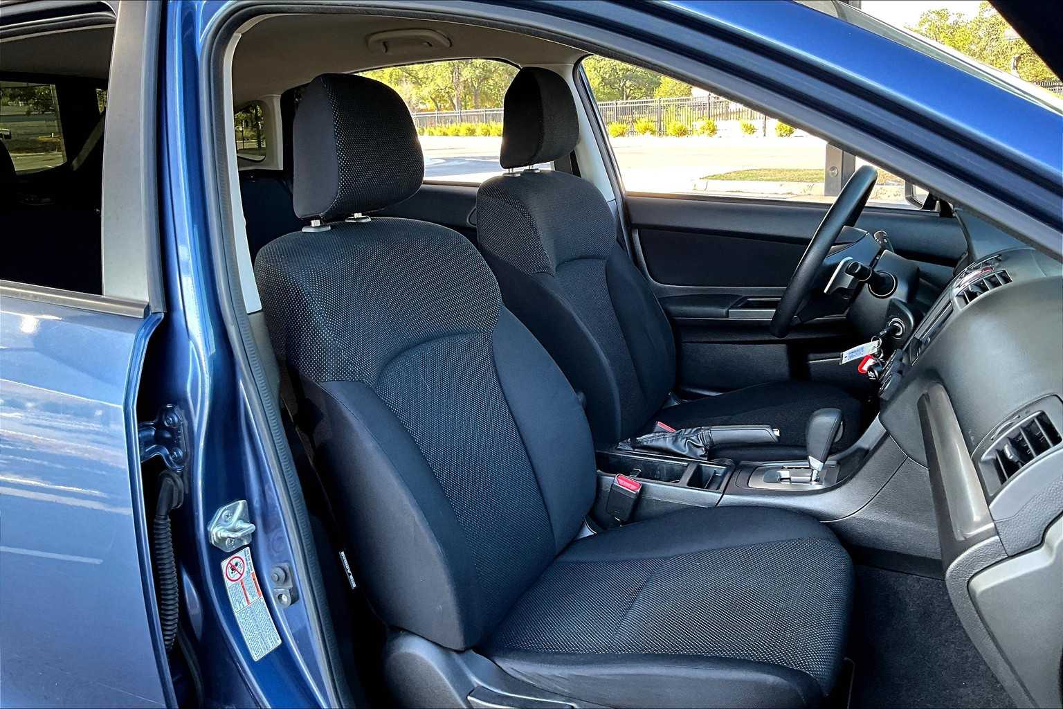 2012 Subaru Impreza Premium photo 6