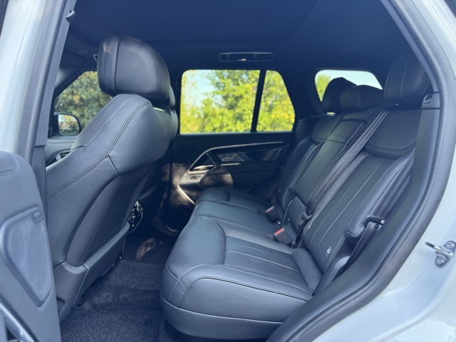 2024 Land Rover Range Rover SE photo 15