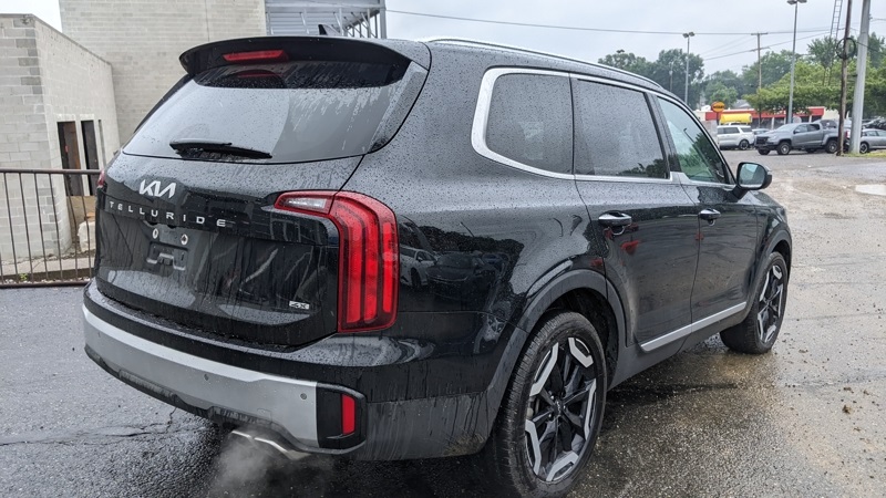 2024 Kia Telluride S photo 2
