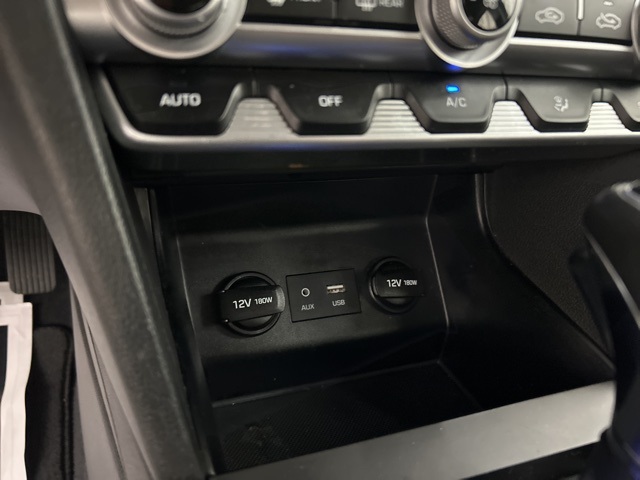 2020 Hyundai Elantra Value Edition photo 18