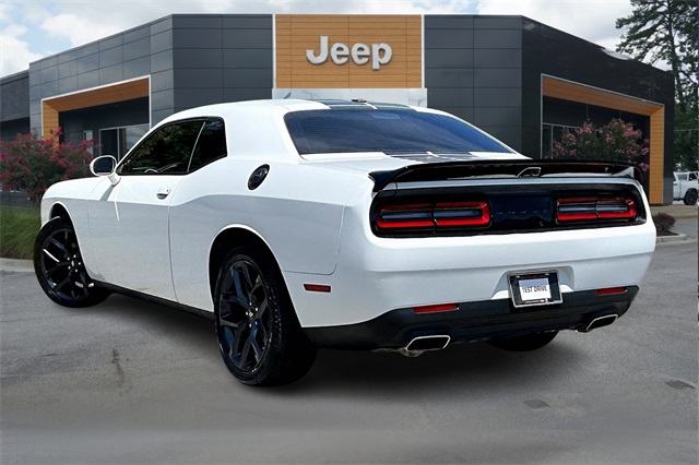 2022 Dodge Challenger SXT photo 4