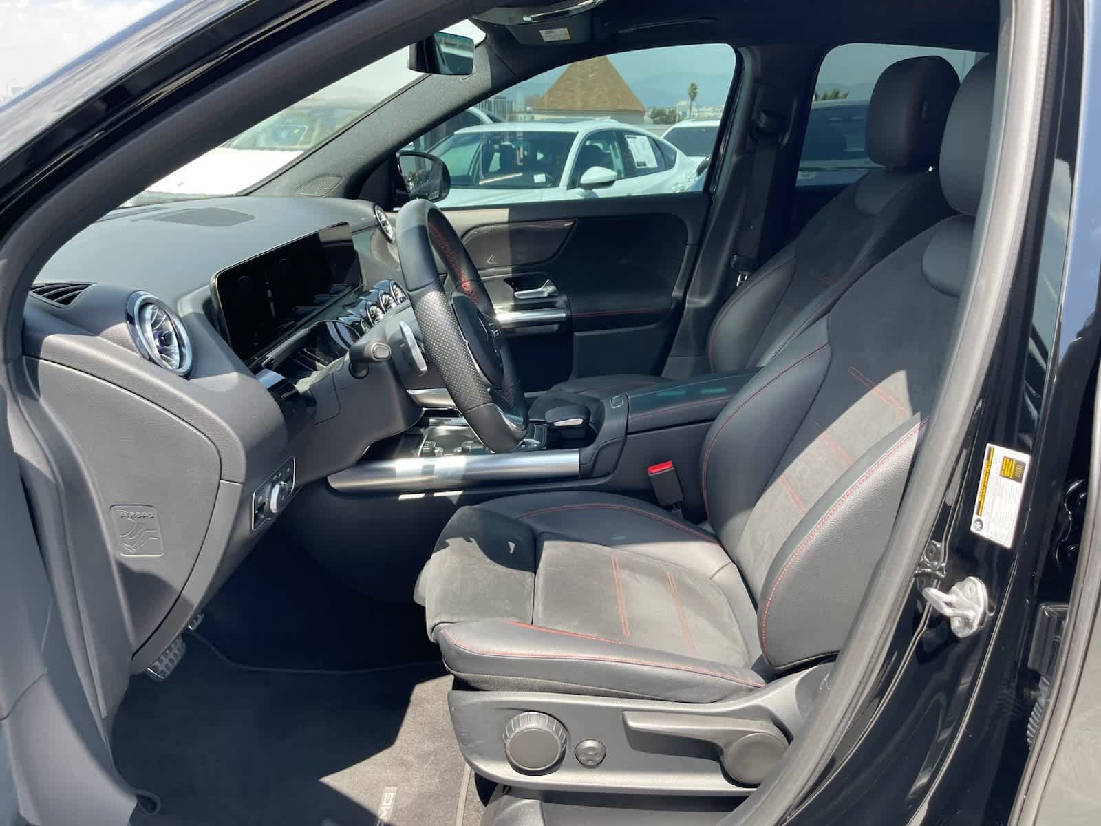 2022 Mercedes Benz GLA 250 photo 3