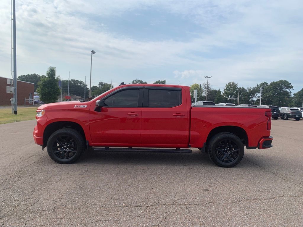 2022 Chevrolet Silverado 1500 RST photo 4
