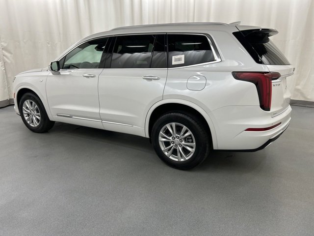 2025 Cadillac XT6 Luxury photo 3