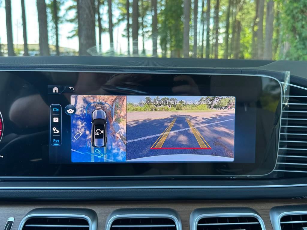 2025 Mercedes Benz GLS 450 4MATIC photo 4