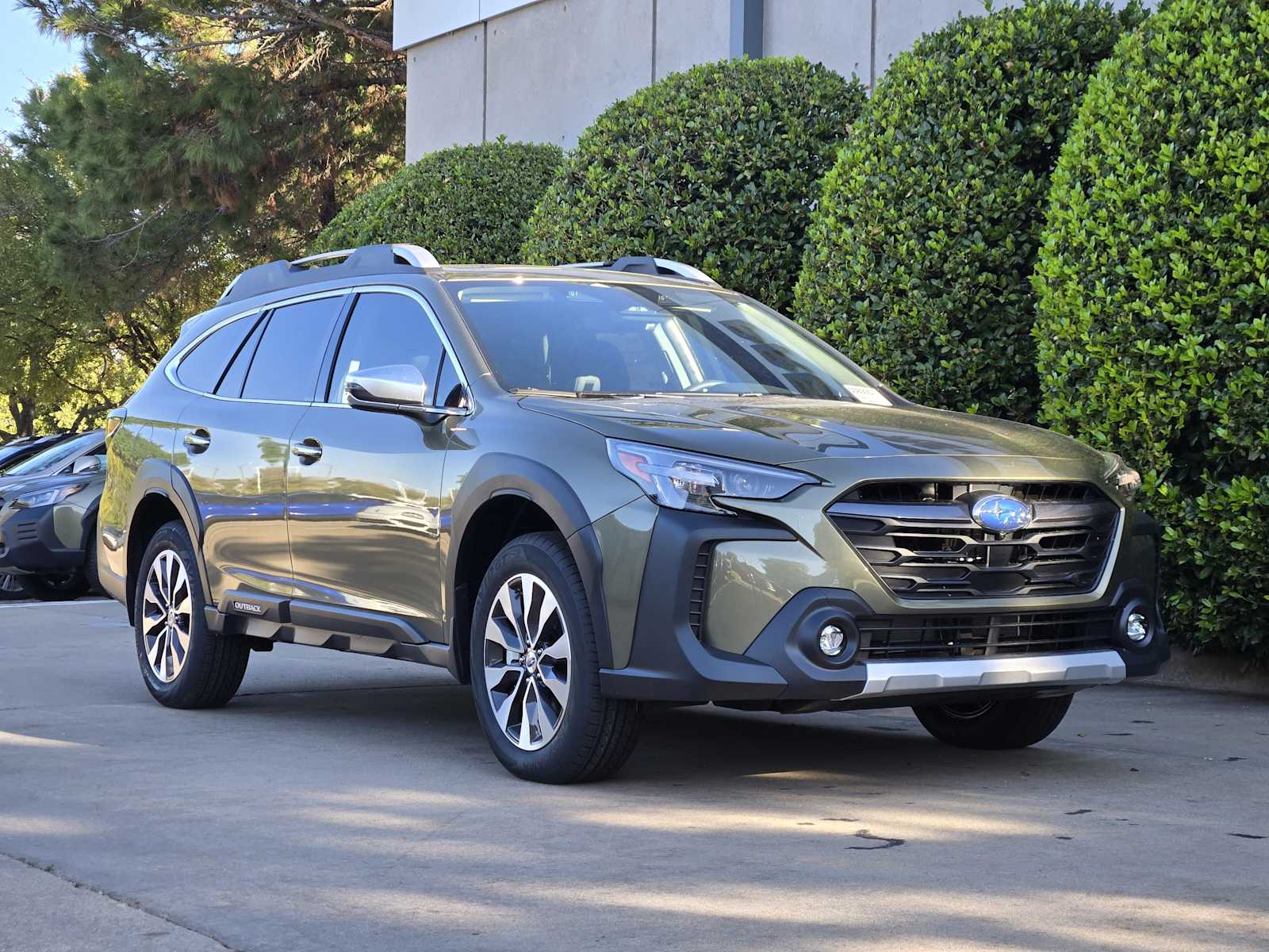 2025 Subaru Outback Touring XT photo 2