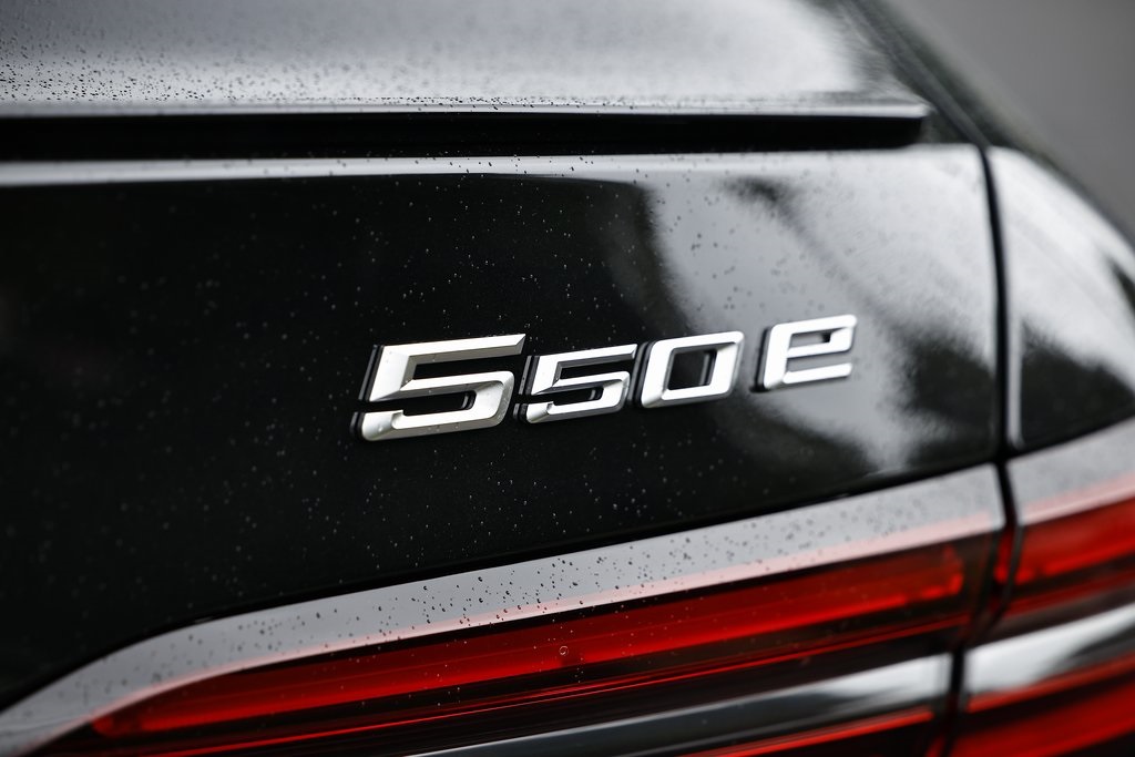 2026 Bmw 550e xDrive photo 9