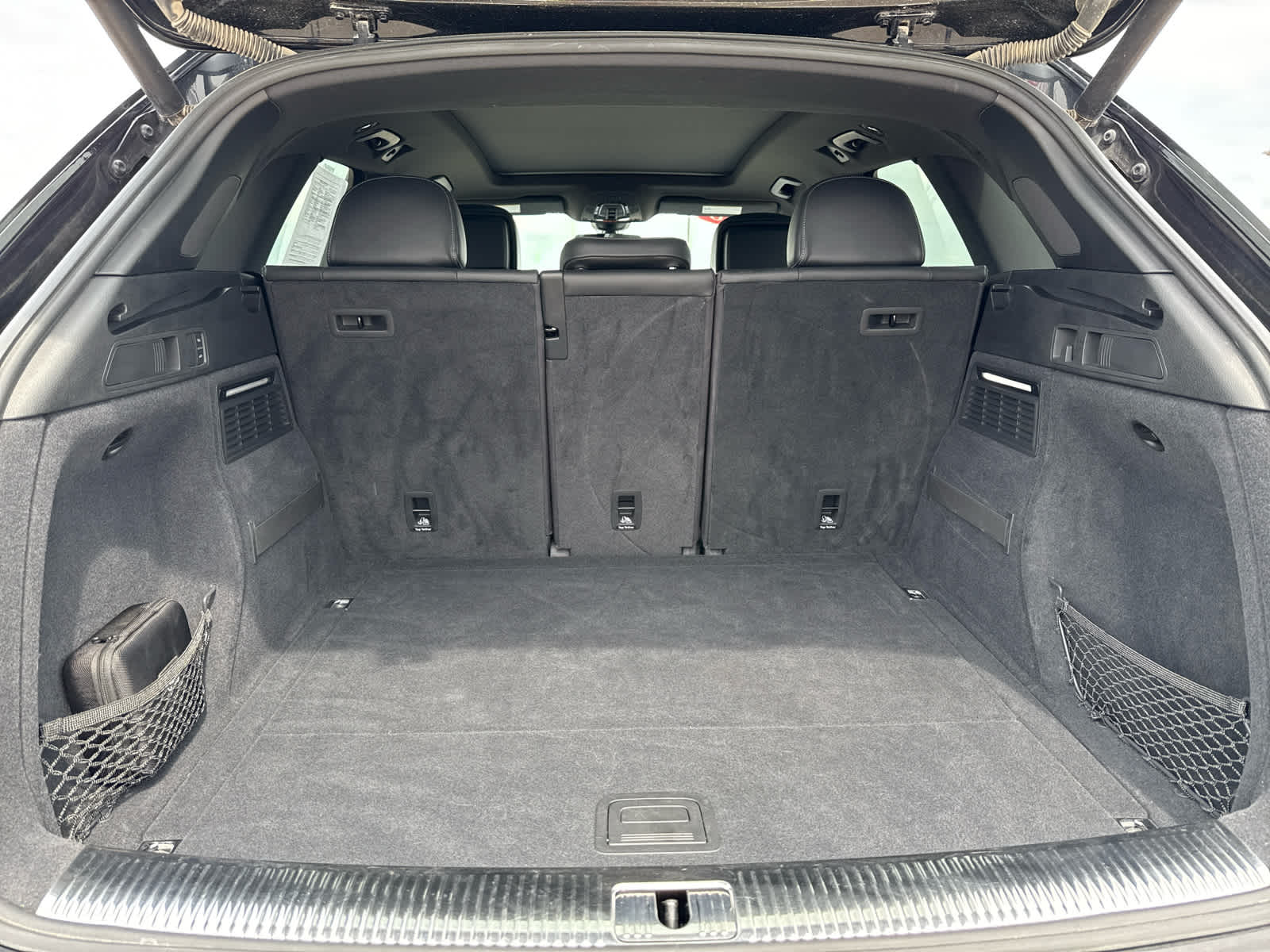 2018 Audi SQ5 Prestige photo 10
