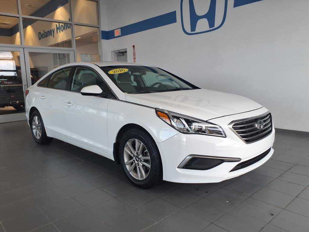 2016 Hyundai Sonata SE's photo