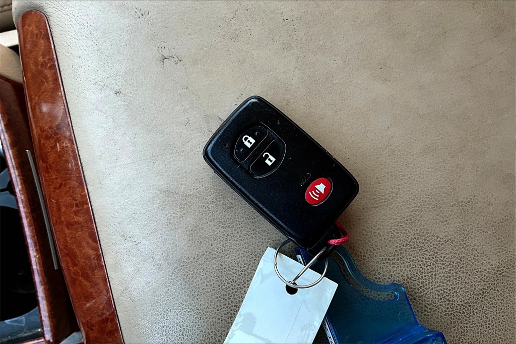 2015 Toyota Land Cruiser Base photo 32