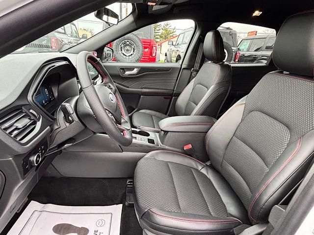 2025 Ford Escape ST-Line Select photo 24