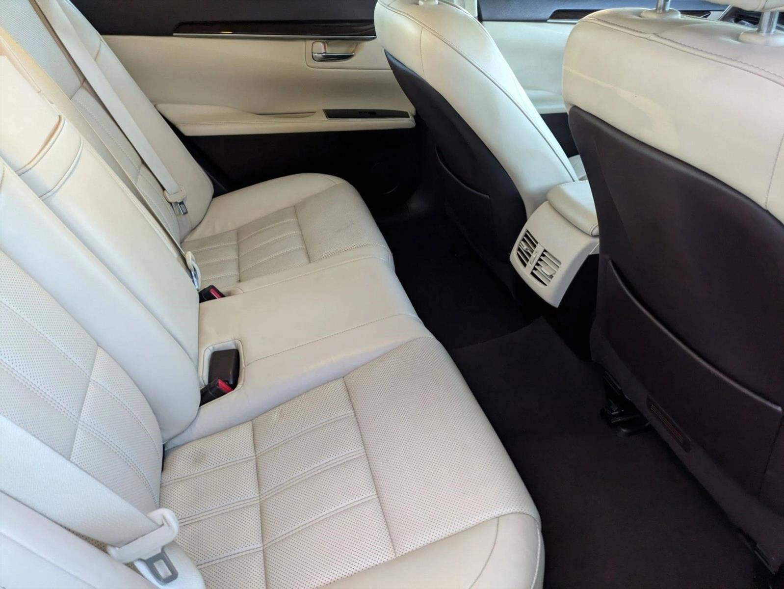 2017 Lexus ES 350 photo 18