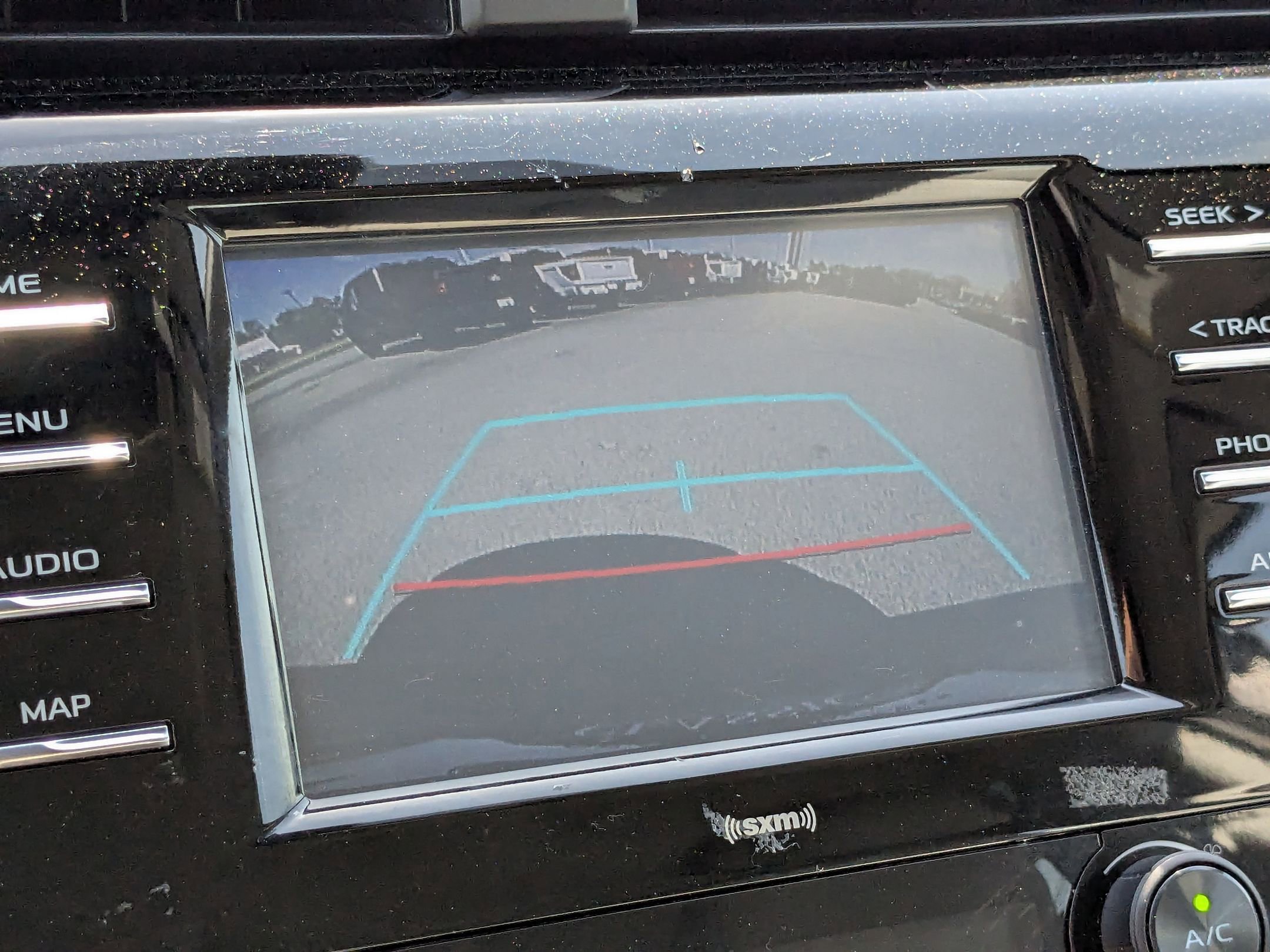 2020 Toyota Camry SE photo 21