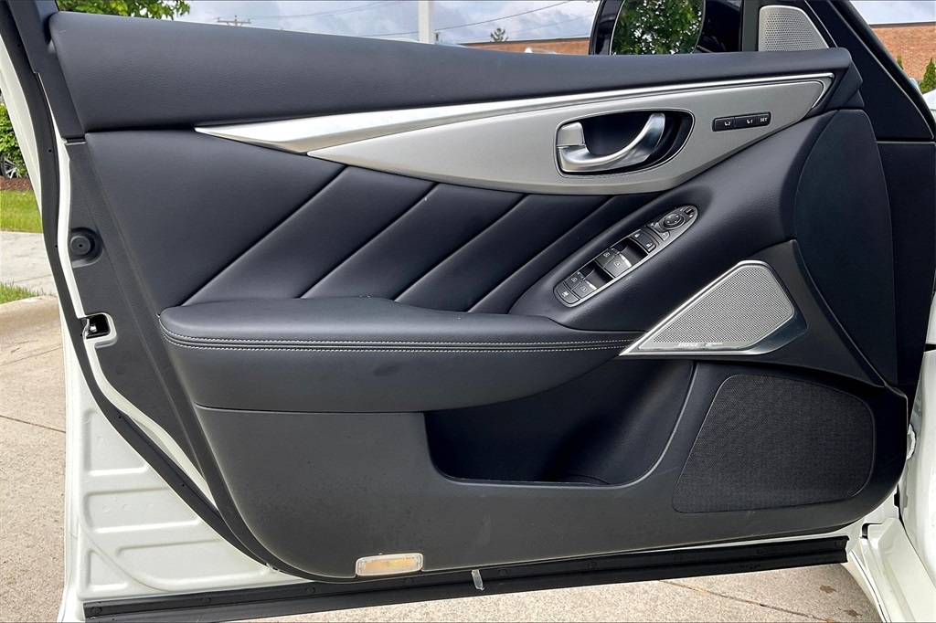 2024 Infiniti Q50 LUXE photo 10