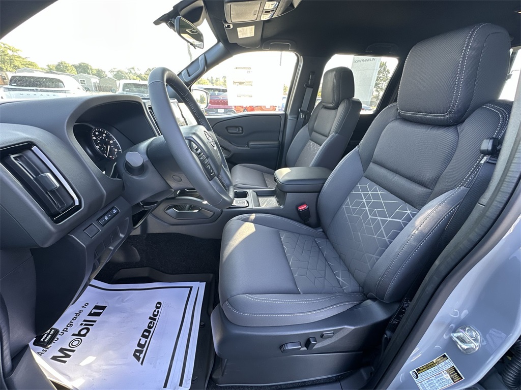 2026 Nissan Frontier SV photo 11