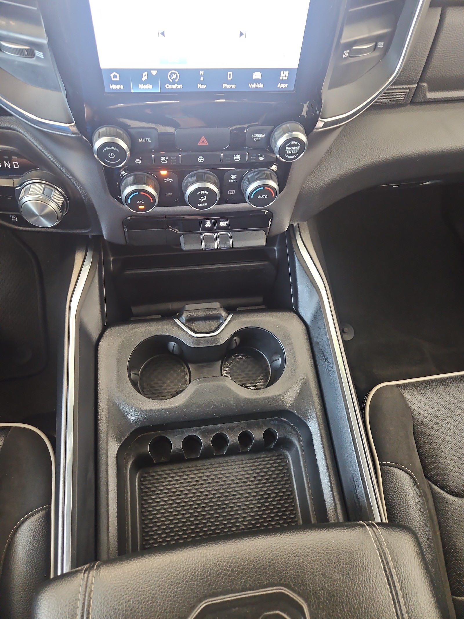 Used 2024 WHITE Ram Laramie image 22