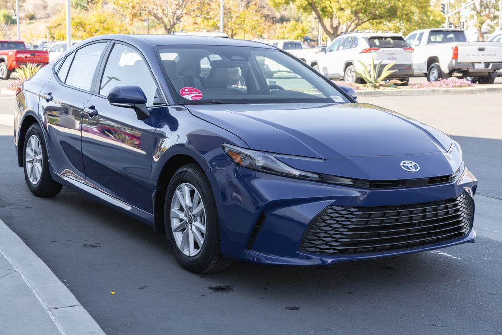 2025 Toyota Camry LE photo 4