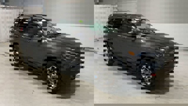 Used 2019 Jeep Cherokee Trailhawk with VIN 1C4PJMBX2KD394965 for sale in Sioux Center, IA