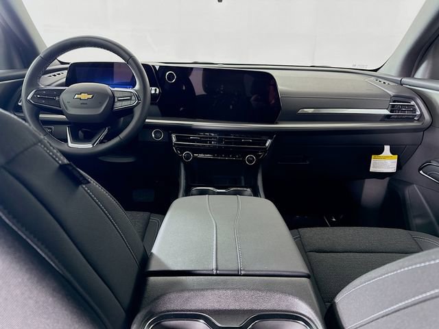 2025 Chevrolet Traverse photo 21