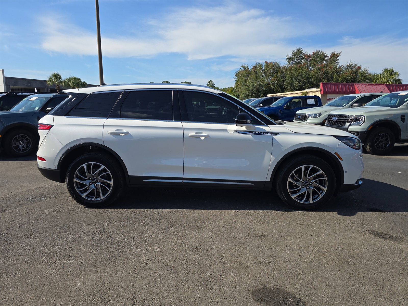 2020 Lincoln Corsair Reserve photo 3