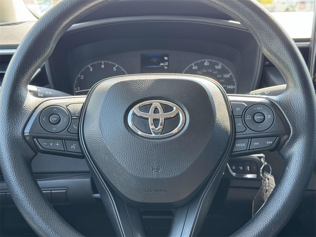 2025 Toyota Corolla LE photo 17