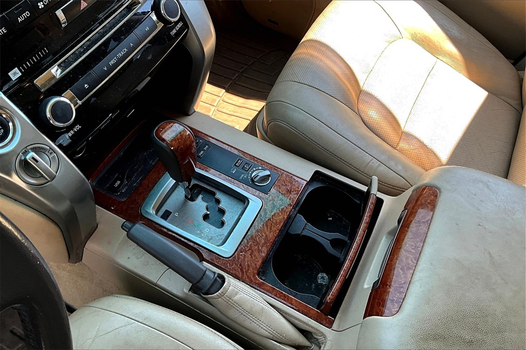 2015 Toyota Land Cruiser Base photo 18