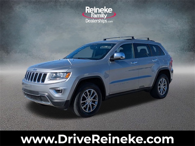 Used 2015 Silver Jeep Limited image 1