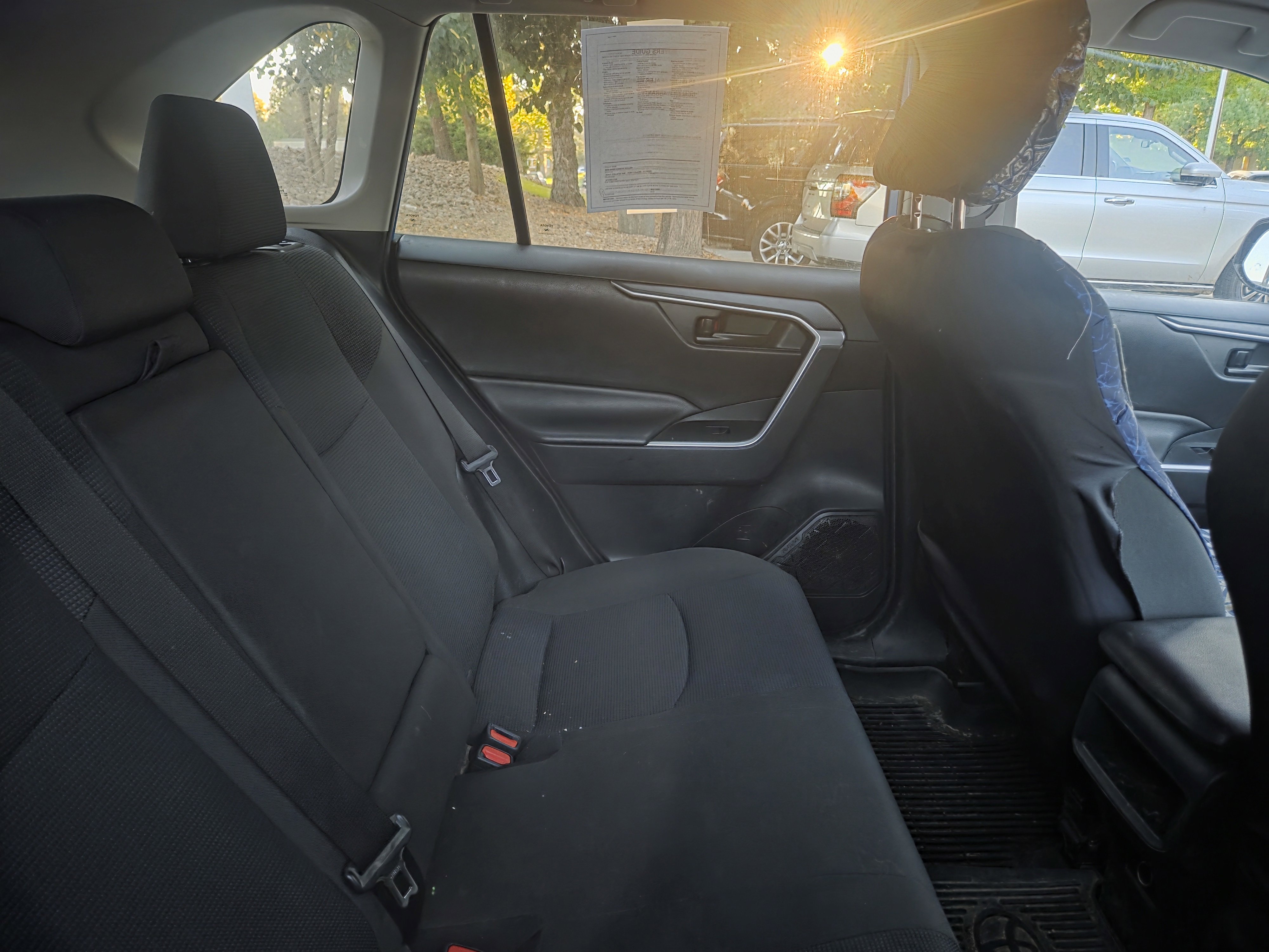 2019 Toyota RAV4 LE photo 2