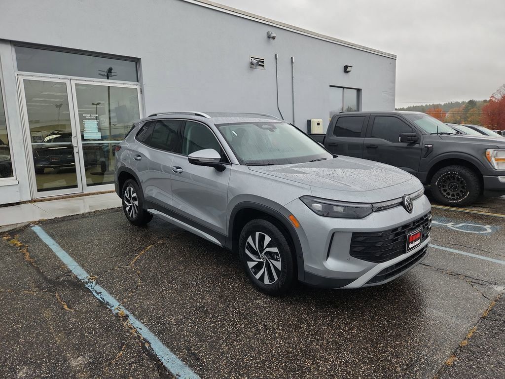 2025 Volkswagen Tiguan S's photo