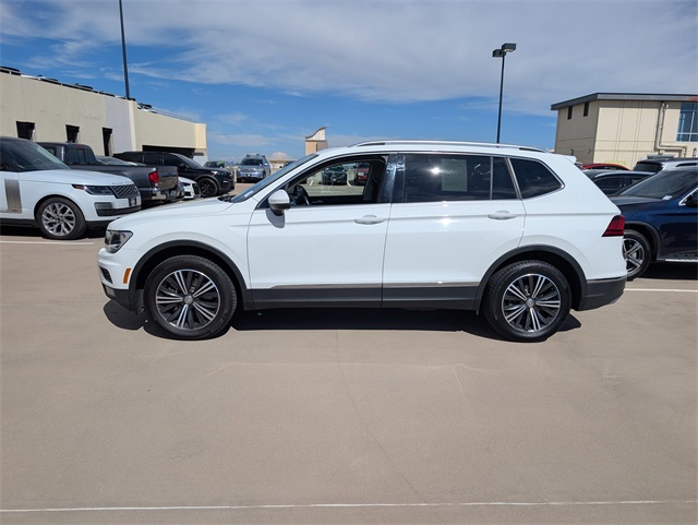 2018 Volkswagen Tiguan SEL photo 3